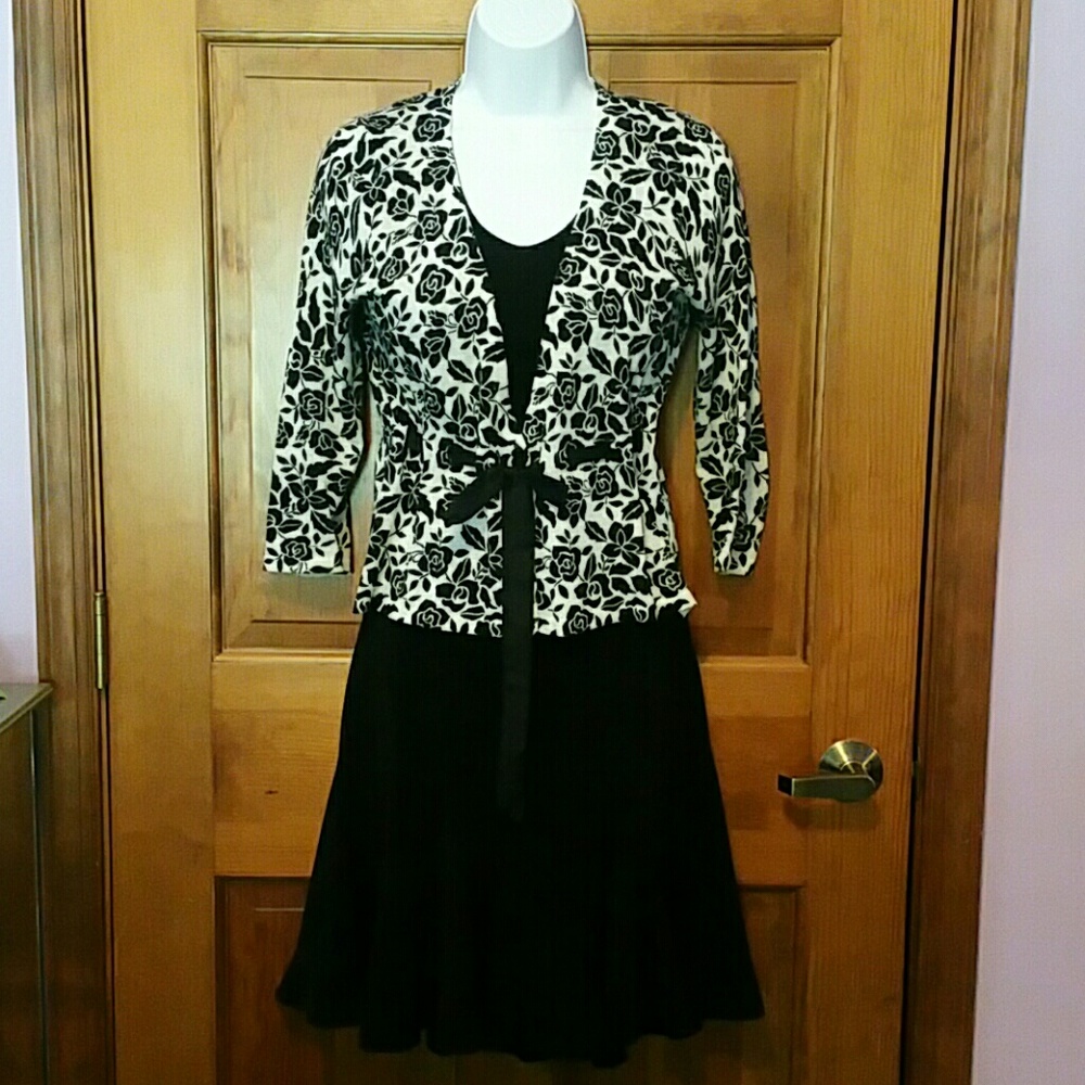 White House Black Market flirty black skirt